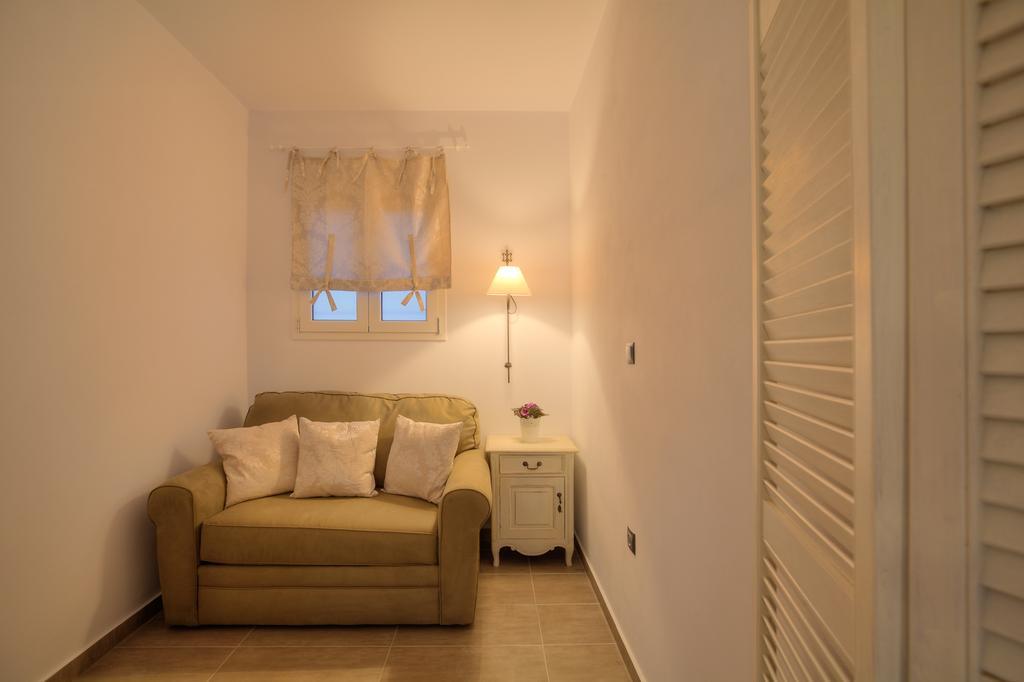 Miland Suites Adámasz Kültér fotó